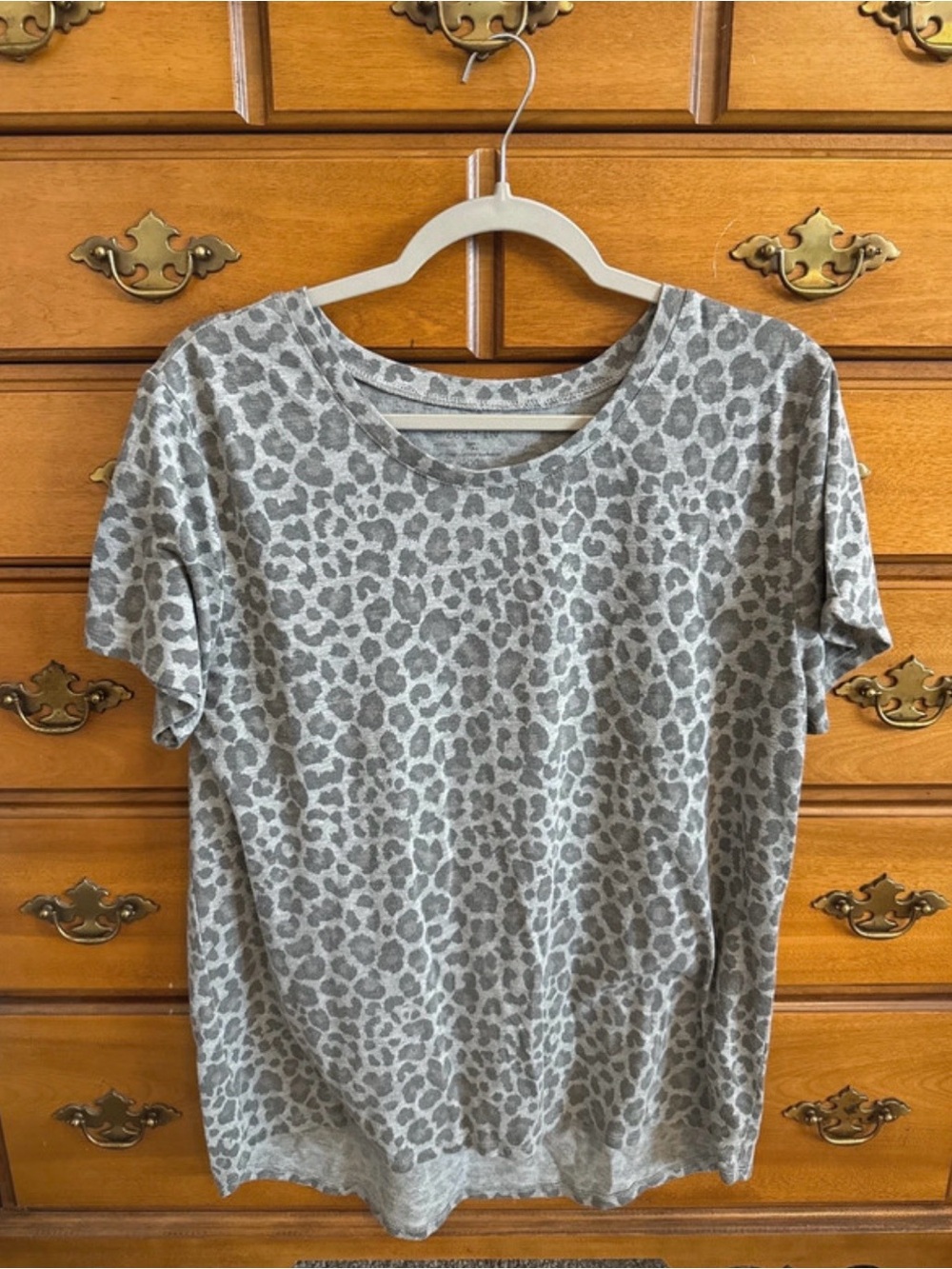 Zoe + Liv Gray Leopard Short Sleeve Tee